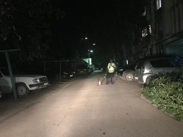 В Железноводске во время катания на мотоцикле упал ребенок